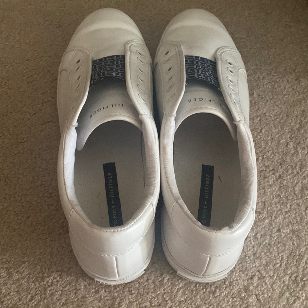 Tommy Hilfiger shoes Size 9